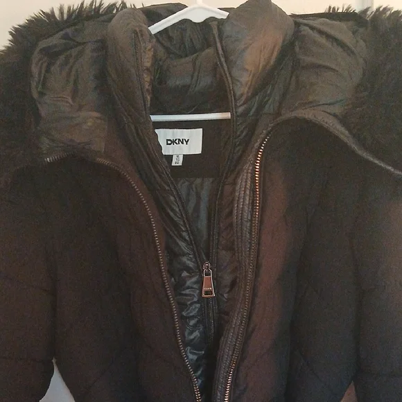 DKNYC Black Puffer Jacket Sleek Insulated Design - Picture 13 of 16